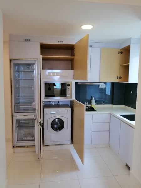 Treasures @ G20, 35 Lorong 20 Geylang, 1 Bedroom, 495 sqft, Condominium For Sale, by Hans Chee, 23212314 - Kitchenette with built-in fridge and microwave. Washer cabinet. - PropertyGuru.com.sg