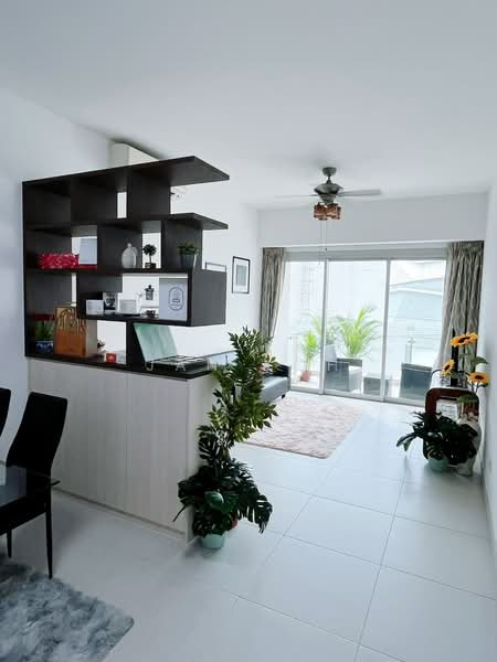 The Rochester Residences, 33 Rochester Drive, 2 Bedrooms, 872 sqft, Apartment For Sale, by Jan Koh, 23216476 - PropertyGuru.com.sg