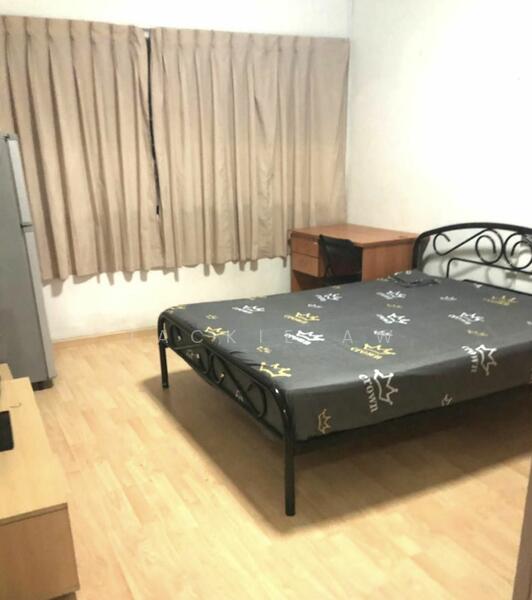 For Rent - Mayo street/Rochor mrt, walk up apartment rooms