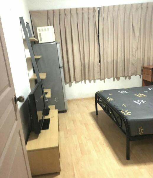For Rent - Mayo street/Rochor mrt, walk up apartment rooms