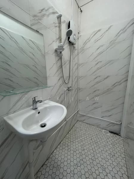 Mayo street/Rochor mrt, walk up apartment rooms, Mayo street., Room Rental, 68 sqft, Shophouse For Rent, by Jackie Aw, 23217096 - PropertyGuru.com.sg