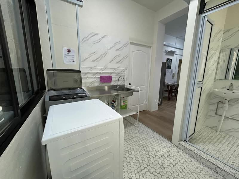 Mayo street/Rochor mrt, walk up apartment rooms, Mayo street., Room Rental, 68 sqft, Shophouse For Rent, by Jackie Aw, 23217096 - PropertyGuru.com.sg