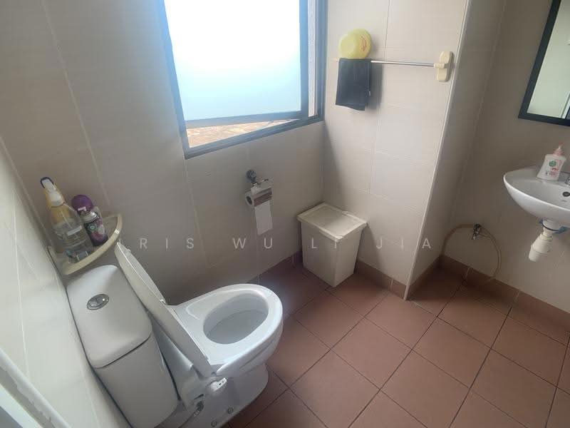 Tradehub 21, 18 Boon Lay Way, Boon Lay / Jurong / Tuas, 100 sqft, Light Industrial (B1) For Rent, by Iris Wu Li Jia, 23237341 - CommercialGuru.com.sg