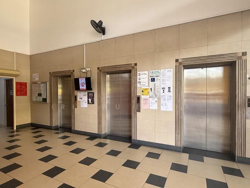 Tradehub 21, 18 Boon Lay Way, Boon Lay / Jurong / Tuas, 100 sqft, Light Industrial (B1) For Rent, by Iris Wu Li Jia, 23237341 - Lobby - CommercialGuru.com.sg