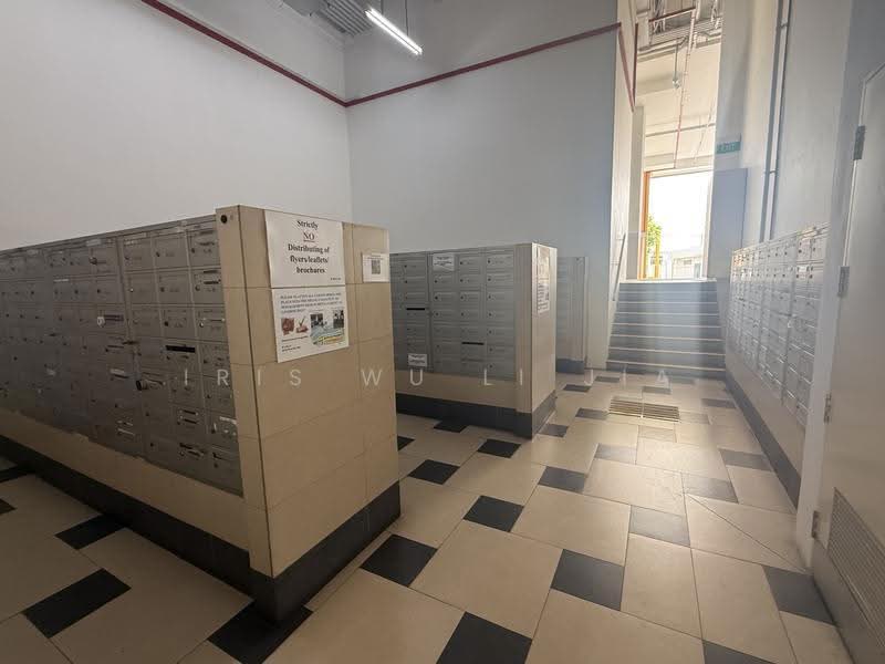 Tradehub 21, 18 Boon Lay Way, Boon Lay / Jurong / Tuas, 100 sqft, Light Industrial (B1) For Rent, by Iris Wu Li Jia, 23237341 - Corridor - CommercialGuru.com.sg