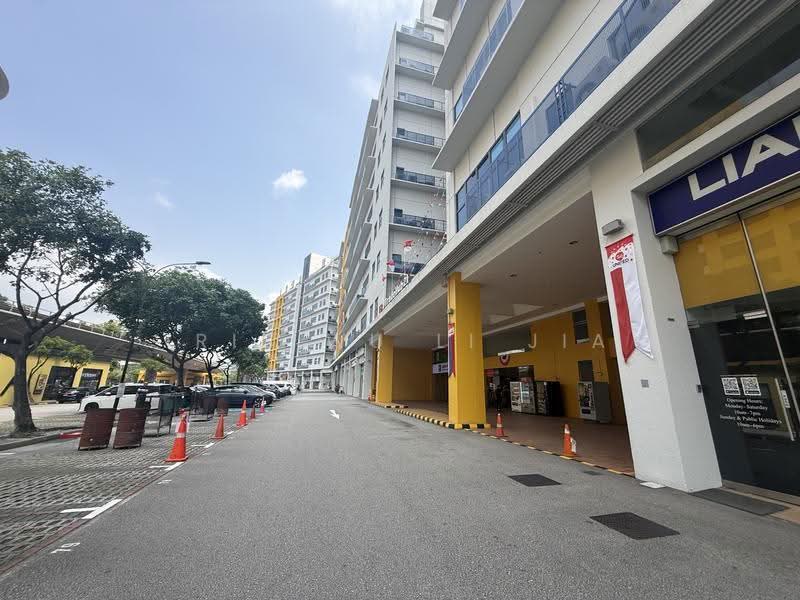 Tradehub 21, 18 Boon Lay Way, Boon Lay / Jurong / Tuas, 100 sqft, Light Industrial (B1) For Rent, by Iris Wu Li Jia, 23237341 - Exterior - CommercialGuru.com.sg
