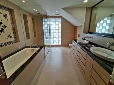For Rent - Very beautiful renovated Emerald hill road conservation house. Minutes to Somerset mrt Orchard Road.