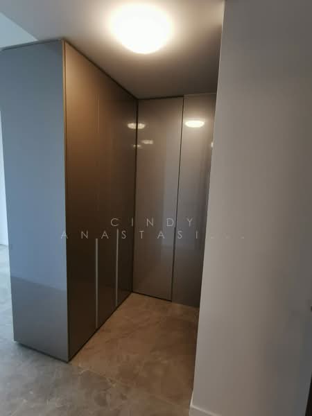 Artra, 10 Alexandra View, 2 Bedrooms, 786 sqft, Condominium For Rent, by Cindy Anastasia Sim (沈菲菲), 23242361 - Walk-in wardrobe - PropertyGuru.com.sg