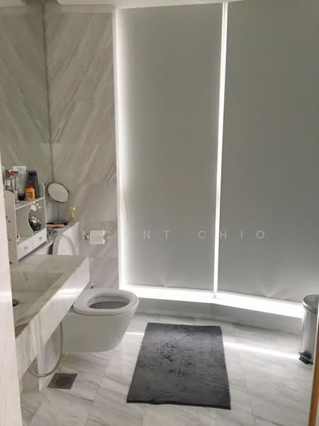 Newton One, 1 Newton Road, 3 Bedrooms, 1,808 sqft, Condominium For Rent, by Vincent Chio, 23252343 - Master Bathroom - PropertyGuru.com.sg