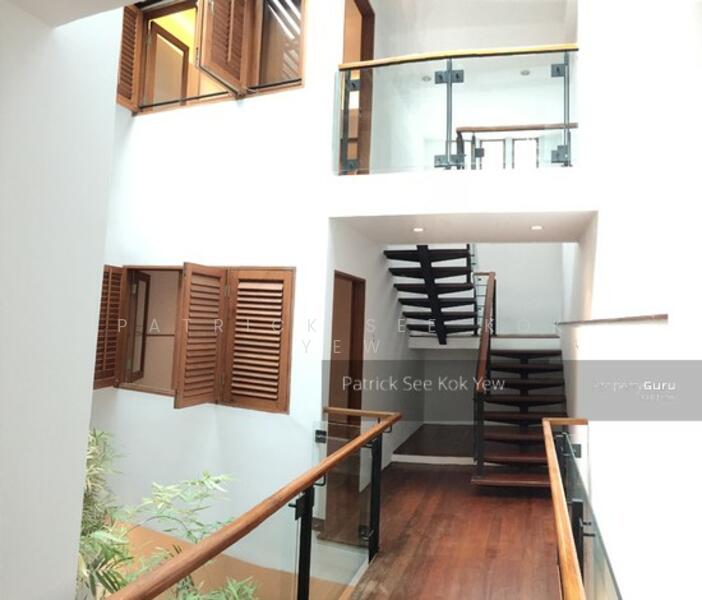 Emerald Hill Conservation Area, Emerald Hill Road, 4 Bedrooms, 4,200 sqft, Conservation House For Rent, by Patrick See Kok Yew, 23254383 - End of bridge link @ level 2. Leading to 2 ensuite bedrooms - PropertyGuru.com.sg