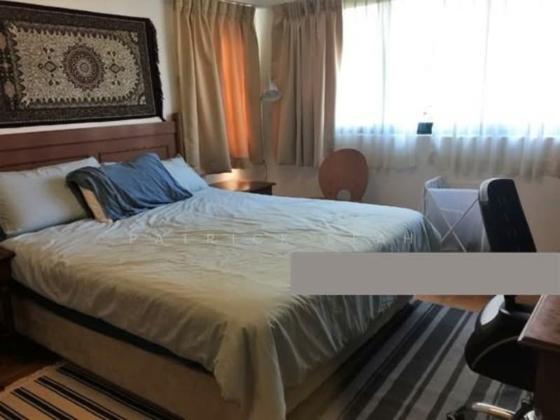 Surrey Court, 12 Surrey Court, 2 Bedrooms, 850 sqft, Condominium For Rent, by Patrick Seah, 23260066 - Master bedroom - PropertyGuru.com.sg