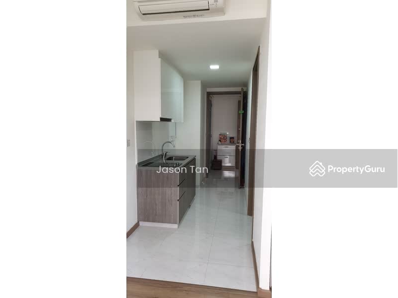 Living/Kichen /Entrance View