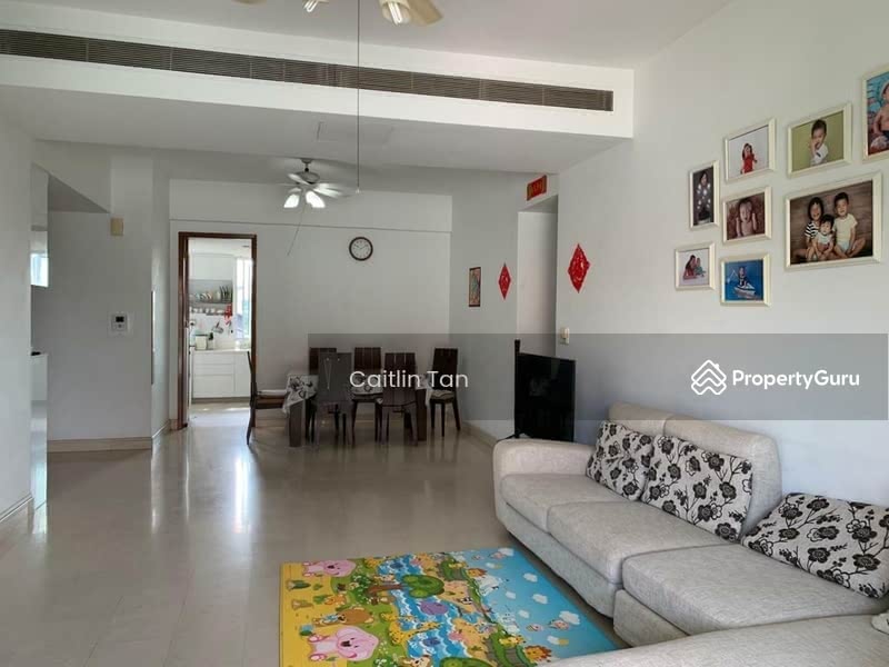 Spacious living room with a balcony