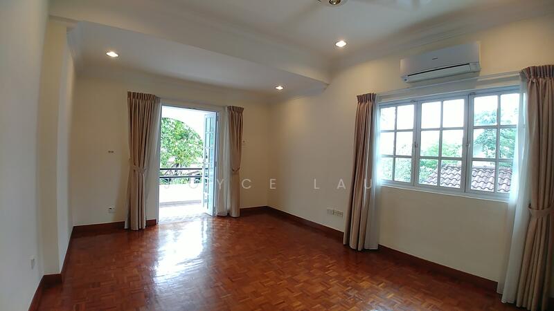 For Rent - Hilltop Charming Bungalow with Pool, Mount Sinai, Vacant, Accessible!