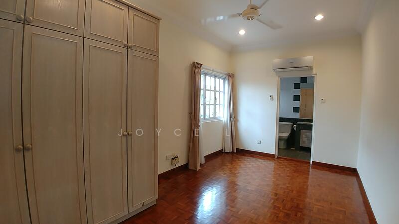 For Rent - Hilltop Charming Bungalow with Pool, Mount Sinai, Vacant, Accessible!