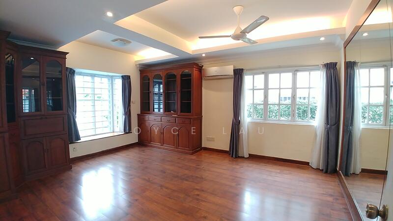 For Rent - Hilltop Charming Bungalow with Pool, Mount Sinai, Vacant, Accessible!