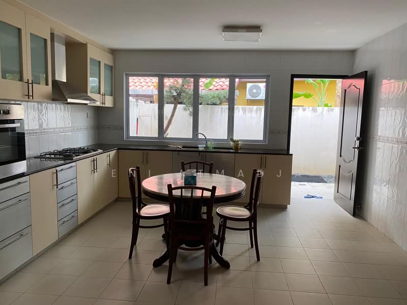 Salam Walk Terrace For Rent, , 3 Bedrooms, 2,200 sqft, Terraced House For Rent, by Teni Atmadja 陈铨莉., 23274385 - PropertyGuru.com.sg