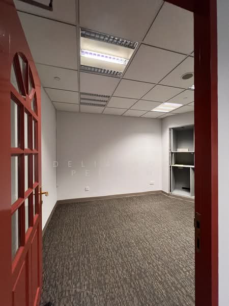 Office Spaces Available For Rent Along Queen Street!, Queen Street, 1,055 sqft, Office For Rent, by Delia Woo Pei Yin, 23279890 - CommercialGuru.com.sg