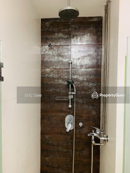 Attached Bath with 2 Way Access
