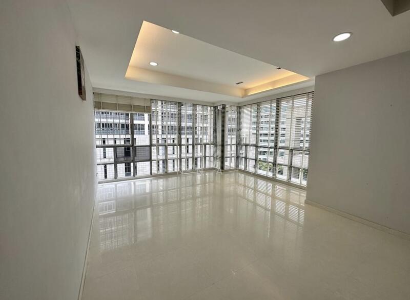 For Rent - UE Square