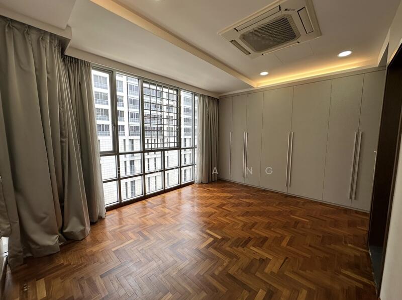 For Rent - UE Square