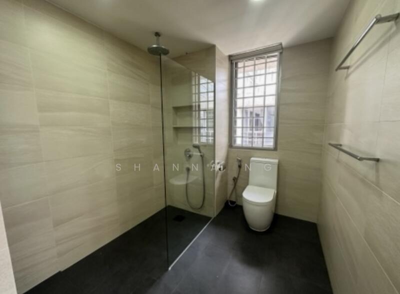 For Rent - UE Square