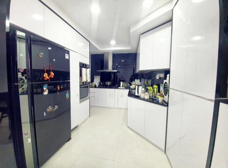 For Rent - UE Square