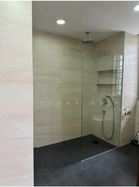 For Rent - UE Square