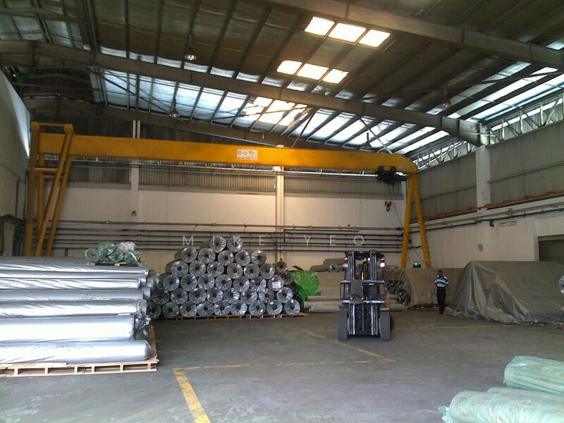 FOR RENT 10000/20000 sq.ft. Jurong/Tuas Factories/Warehouses/Open yard, , 10,000 sqft, Factory / Workshop (B2) For Rent, by Mike Yeo, 23287599 - workshop with overhead crane. - CommercialGuru.com.sg