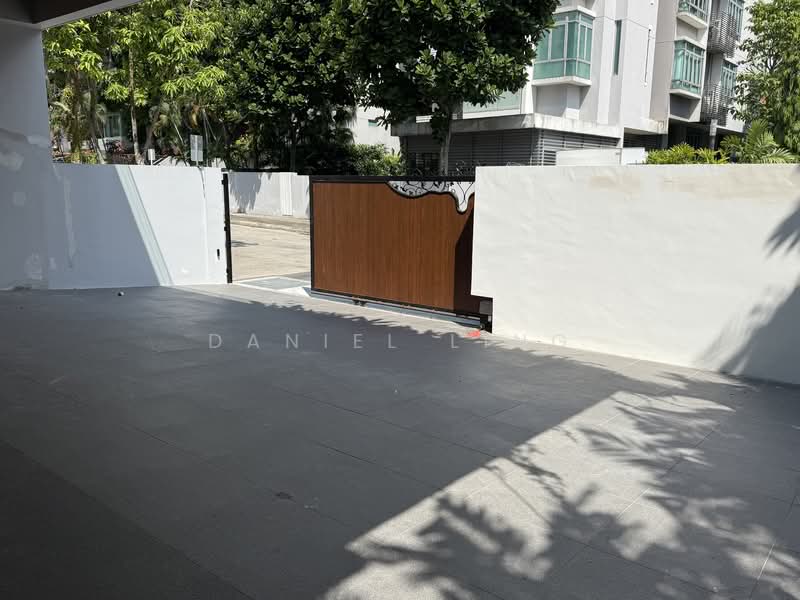 Brand New House Superb Location - D.10 Fernhill. 1km SCGS, Fernhill Rd/Fernhill Cres./Stevens Close/Robin Close/, 5 Bedrooms, 9,500 sqft, Semi-Detached House For Sale, by Daniel Ling, 23289765 - PropertyGuru.com.sg