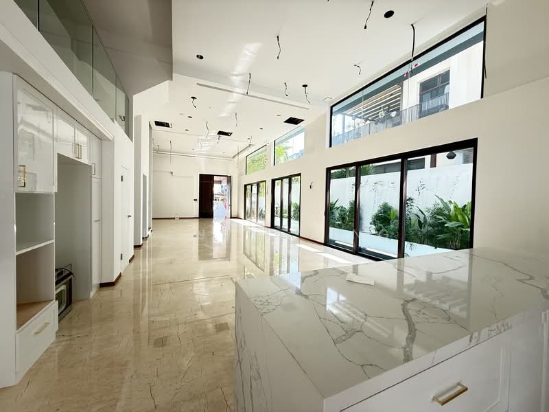 Brand New House Superb Location - D.10 Fernhill. 1km SCGS, Fernhill Rd/Fernhill Cres./Stevens Close/Robin Close/, 5 Bedrooms, 9,500 sqft, Semi-Detached House For Sale, by Daniel Ling, 23289765 - PropertyGuru.com.sg