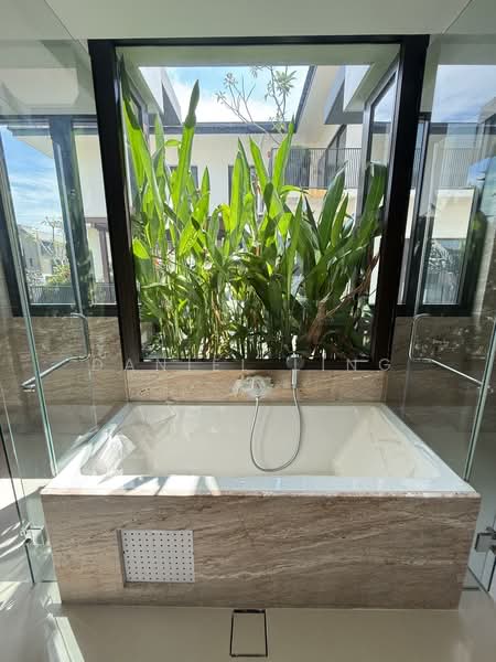 Brand New House Superb Location - D.10 Fernhill. 1km SCGS, Fernhill Rd/Fernhill Cres./Stevens Close/Robin Close/, 5 Bedrooms, 9,500 sqft, Semi-Detached House For Sale, by Daniel Ling, 23289765 - PropertyGuru.com.sg