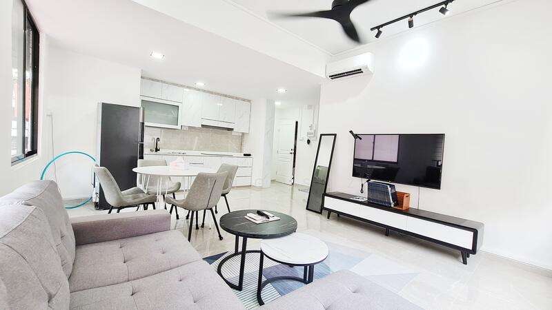 Walk-Up Spacious Apartment 1 bedroom unit 2 mins Aljunied MRT, lorong 25 geylang, Eunos / Geylang / Paya Lebar, 1 Bedroom, 550 sqft, Apartment For Rent, by Ding S.Z, 23296363 - PropertyGuru.com.sg