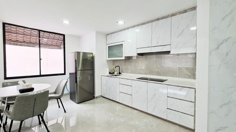 Walk-Up Spacious Apartment 1 bedroom unit 2 mins Aljunied MRT, lorong 25 geylang, Eunos / Geylang / Paya Lebar, 1 Bedroom, 550 sqft, Apartment For Rent, by Ding S.Z, 23296363 - PropertyGuru.com.sg