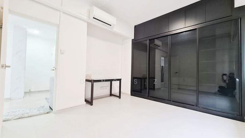 Walk-Up Spacious Apartment 1 bedroom unit 2 mins Aljunied MRT, lorong 25 geylang, Eunos / Geylang / Paya Lebar, 1 Bedroom, 550 sqft, Apartment For Rent, by Ding S.Z, 23296363 - PropertyGuru.com.sg