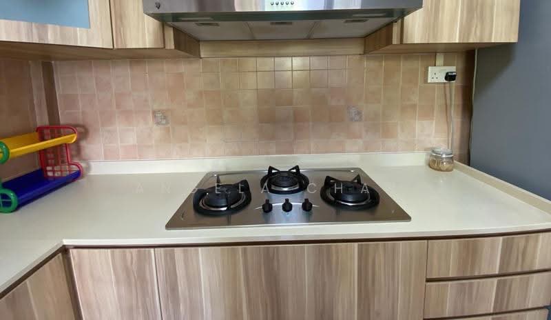 216 Jurong East Street 21, 216 Jurong East Street 21, Boon Lay / Jurong / Tuas, Room Rental, 350 sqft, HDB Flat For Rent, by Angela Chan, 23296532 - PropertyGuru.com.sg