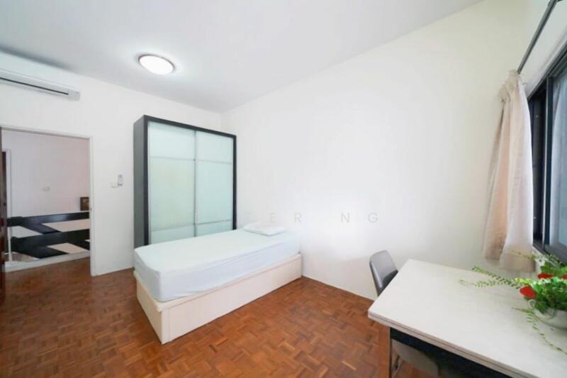 Balcony | Facing Park! Easy access to Lorong Chuan MRT - Tai Hwan Vicinity, Tai Hwan Terrace, Room Rental, 270 sqft, Terraced House For Rent, by Lester Ng, 23296563 - PropertyGuru.com.sg