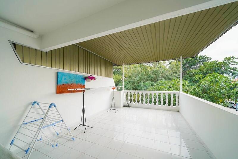 With Balcony! Lorong Chuan MRT - Tai Hwan Vicinity, Tai Hwan Terrace, Room Rental, 315 sqft, Terraced House For Rent, by Lester Ng, 23296563 - PropertyGuru.com.sg