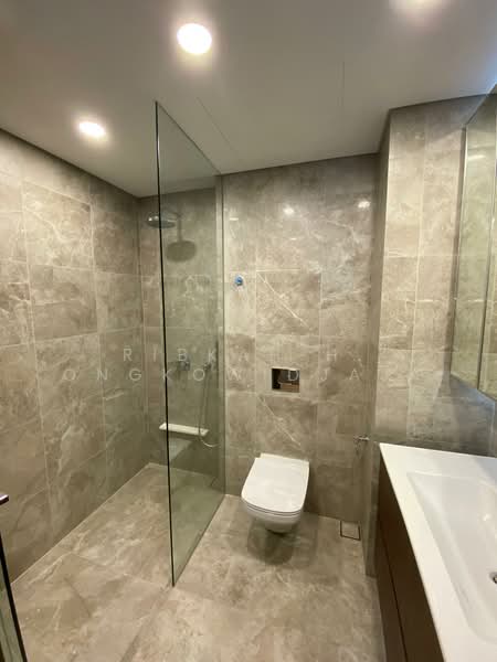 Artra, 10 Alexandra View, 3 Bedrooms, 1,044 sqft, Condominium For Rent, by Ribkah H. Ongkowidjaja, 23297389 - Master Bathroom - PropertyGuru.com.sg
