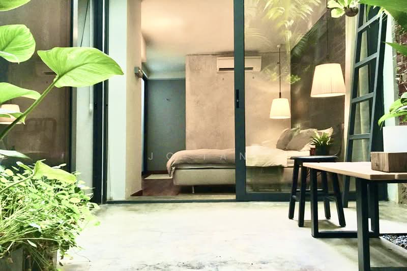 Tiong Bahru Prewar Conservation - Ground Floor with Courtyard, Yong Siak Street / Tiong Bahru, 3 Bedrooms, 1,400 sqft, Walk-up Apartment For Rent, by JO Tan, 23298931 - PropertyGuru.com.sg