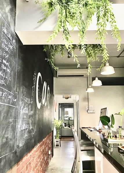 Tiong Bahru Prewar Conservation - Ground Floor with Courtyard, Yong Siak Street / Tiong Bahru, 3 Bedrooms, 1,400 sqft, Walk-up Apartment For Rent, by JO Tan, 23298931 - PropertyGuru.com.sg