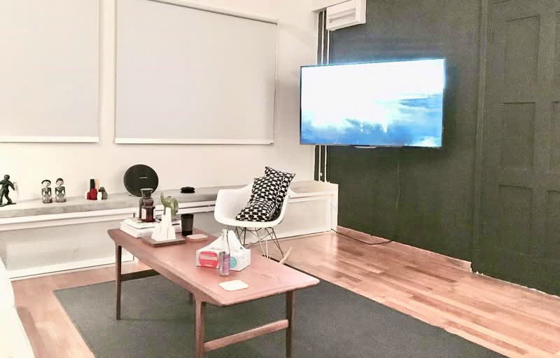 Tiong Bahru Prewar Conservation - Ground Floor with Courtyard, Yong Siak Street / Tiong Bahru, 3 Bedrooms, 1,400 sqft, Walk-up Apartment For Rent, by JO Tan, 23298931 - PropertyGuru.com.sg