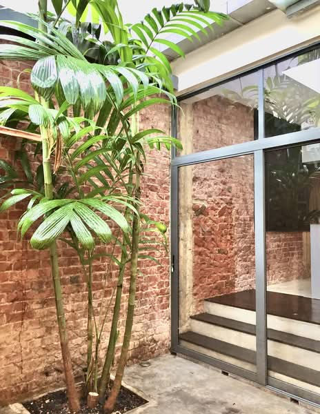 Tiong Bahru Prewar Conservation - Ground Floor with Courtyard, Yong Siak Street / Tiong Bahru, 3 Bedrooms, 1,400 sqft, Walk-up Apartment For Rent, by JO Tan, 23298931 - PropertyGuru.com.sg