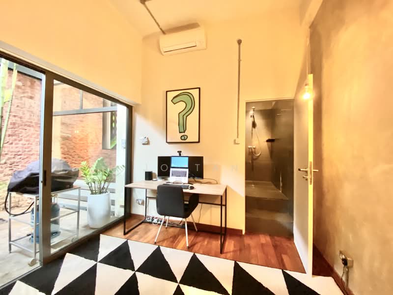 Tiong Bahru Prewar Conservation - Ground Floor with Courtyard, Yong Siak Street / Tiong Bahru, 3 Bedrooms, 1,400 sqft, Walk-up Apartment For Rent, by JO Tan, 23298931 - PropertyGuru.com.sg