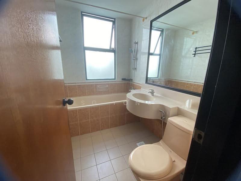 Highgate, 68 Toh Tuck Road, Clementi Park / Upper Bukit Timah, 3 Bedrooms, 1,495 sqft, Condominium For Rent, by SG Yong, 23302916 - Bathroom - PropertyGuru.com.sg