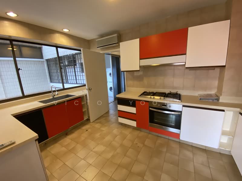 The Cairnhill, 4 Cairnhill Rise, 4 Bedrooms, 2,788 sqft, Condominium For Rent, by Victor Yoong, 23303803 - Kitchen - PropertyGuru.com.sg