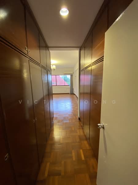 The Cairnhill, 4 Cairnhill Rise, 4 Bedrooms, 2,788 sqft, Condominium For Rent, by Victor Yoong, 23303803 - Walk through wardrobes - PropertyGuru.com.sg