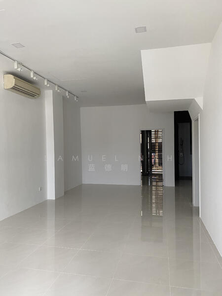 grd floor shop/tiong bahru/retail/clinic/salon/asthetics, eng hoon, 800 sqft, Shop / Shophouse For Rent, by Samuel Nah 蓝德明, 23304184 - CommercialGuru.com.sg