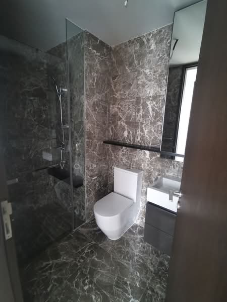 Amber 45, 45 Amber Road, 2 Bedrooms, 732 sqft, Condominium For Rent, by Vod Chia, 23305418 - Common toilet - PropertyGuru.com.sg