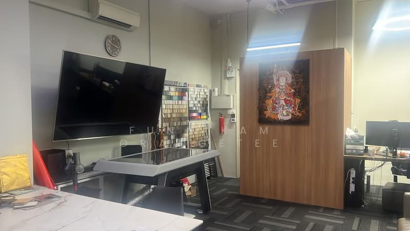Midview City, 18 Sin Ming Lane, 1,292 sqft, Light Industrial (B1) For Rent, by Funn KAM ORANGETEE, 23305526 - CommercialGuru.com.sg